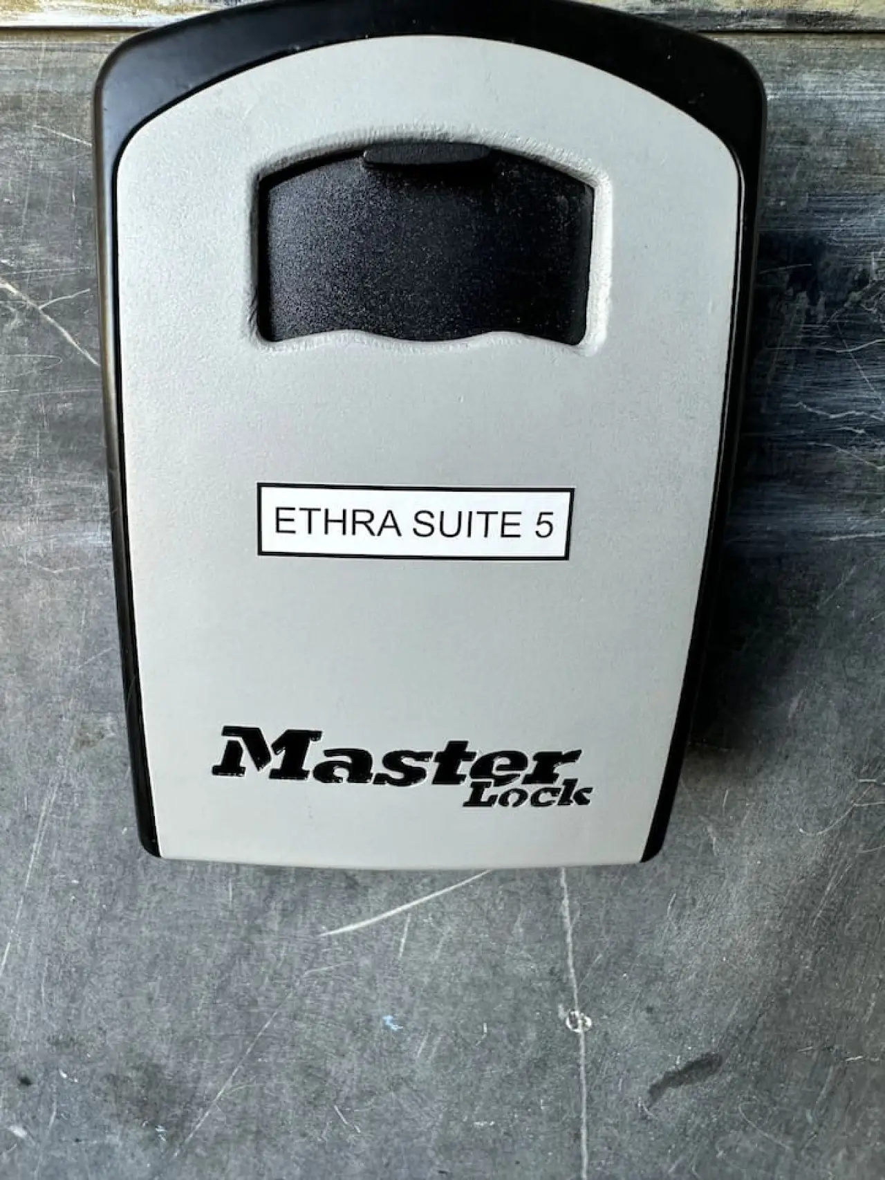 42500-325953-b7O-mmYNRxSpR--Xn9si9DdR9ACRjWVQAezvssOxGdf0-672f1d9a07919